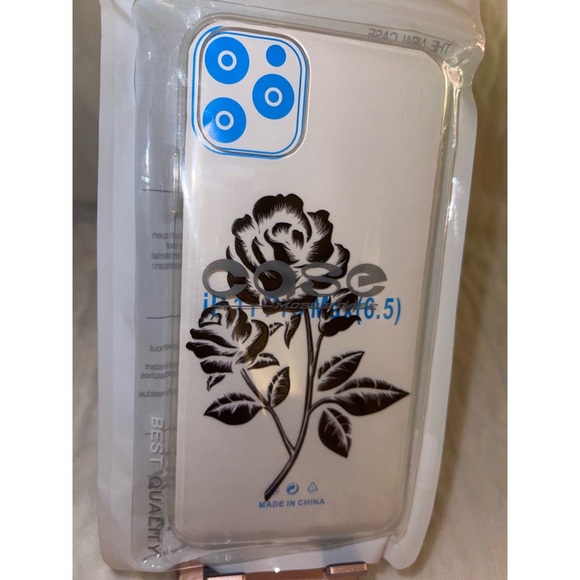 Black Rose Print iPhone 11 Pro Max Case 🖤 - Picture 7 of 17